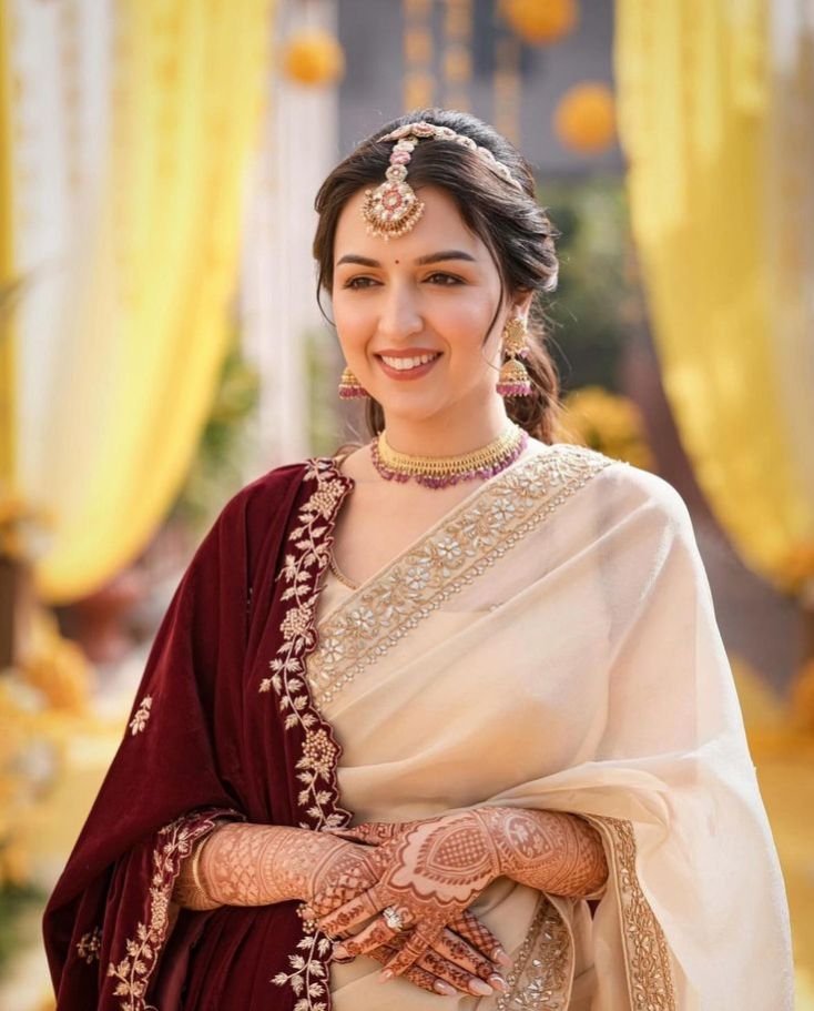 Grandma\'s Garden Cream Printed Clutch